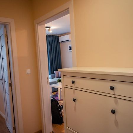 Emerald Suite With Private Parking 바르나 외부 사진