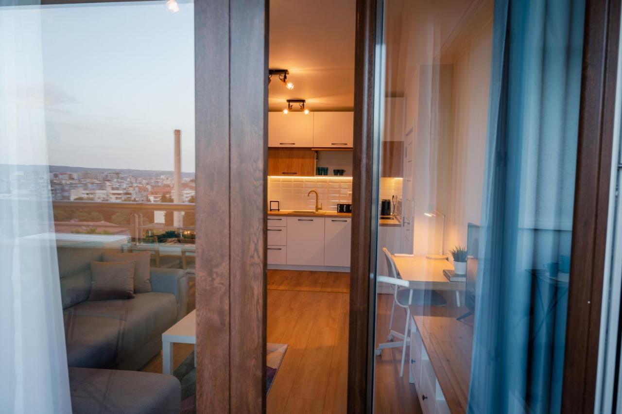 Emerald Suite With Private Parking 바르나 외부 사진