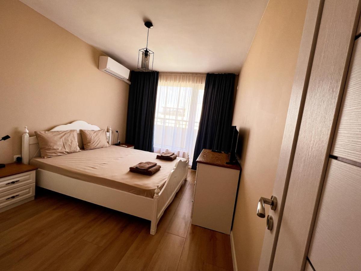 Emerald Suite With Private Parking 바르나 외부 사진